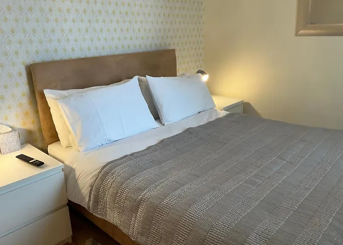 Hillcrest Bed & Breakfast