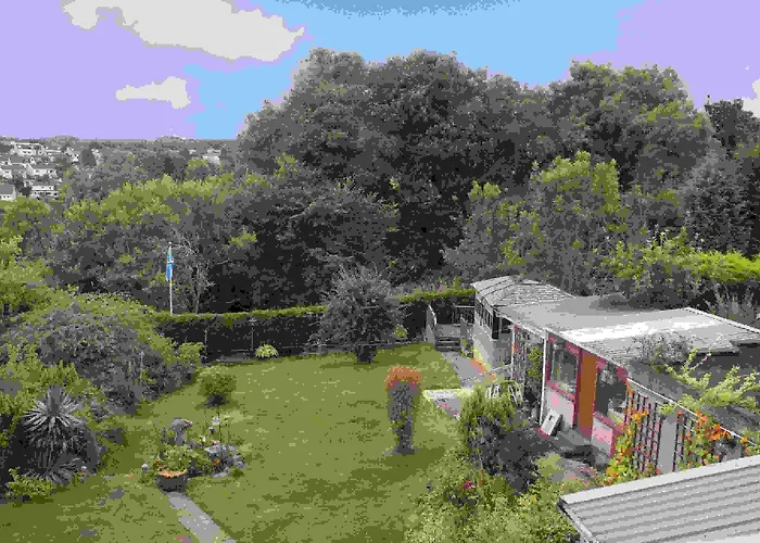Meadhon Guest House